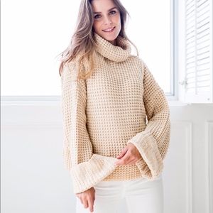 Goodnight Macaroon RETTA CREAM TURTLENECK SWEATER